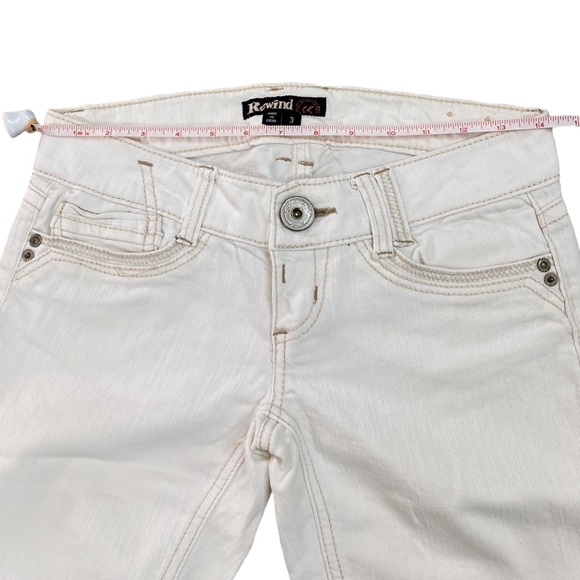 Rewind Capris Jean Low Rise, Off White Denim - Picture 6 of 9
